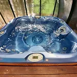 Villa Con Jacuzzi Exterior Y Piscina Cubiertos