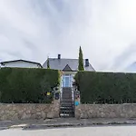 Villa Con Jacuzzi Exterior Y Piscina Cubiertos