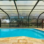 Con Jacuzzi Exterior Y Piscina Cubiertos Los Angeles de San Rafael