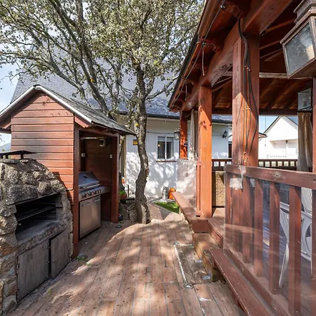 Vila Con Jacuzzi Exterior Y Piscina Cubiertos *
