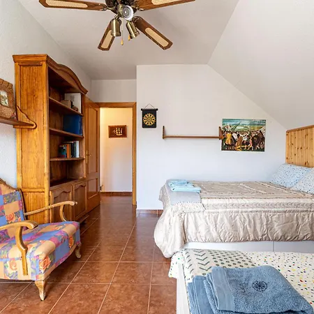 Con Jacuzzi Exterior Y Piscina Cubiertos Villa