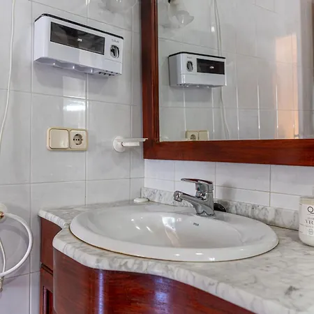 Con Jacuzzi Exterior Y Piscina Cubiertos Vila *