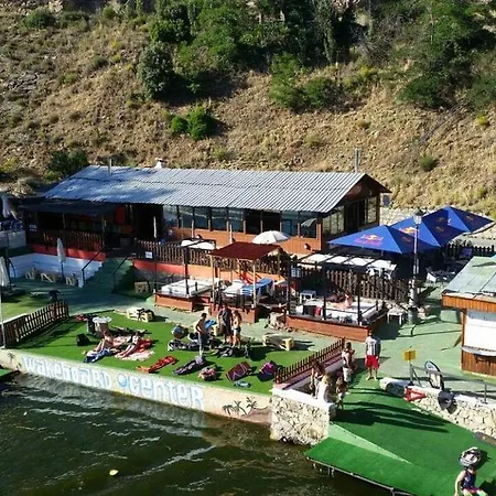 Con Jacuzzi Exterior Y Piscina Cubiertos Vila